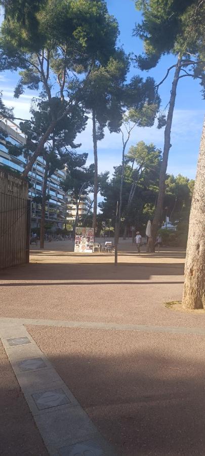 Chez Chantal 3 Chambres Au Centre Touristique De Salou Avec Garage Buitenkant foto