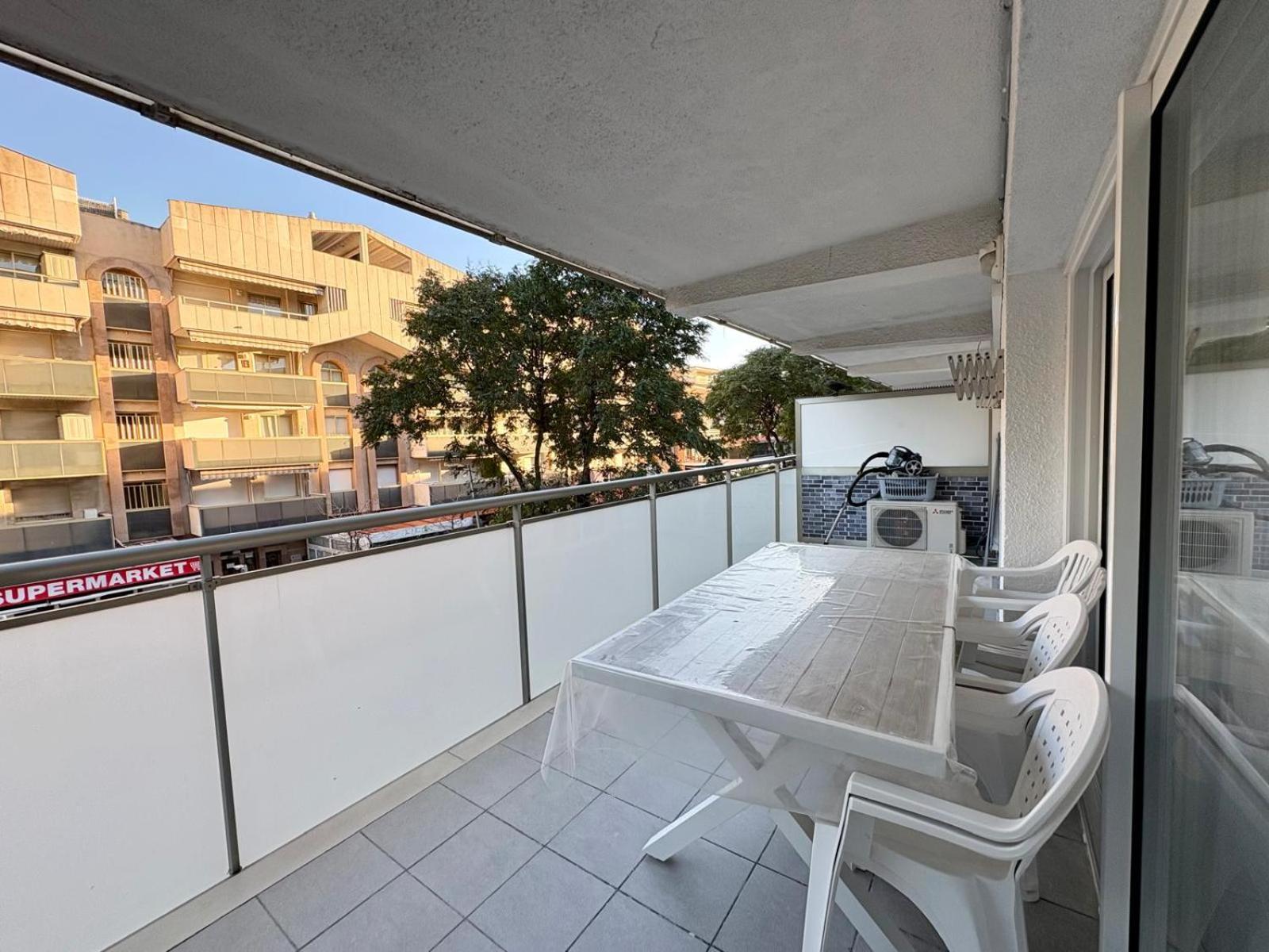 Chez Chantal 3 Chambres Au Centre Touristique De Salou Avec Garage Buitenkant foto